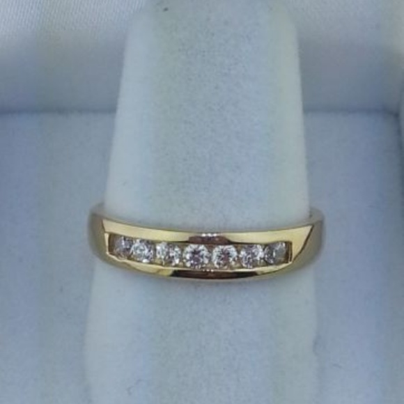 14k Solid Yellow Gold Round Wedding Band size 7 - Picture 5 of 9
